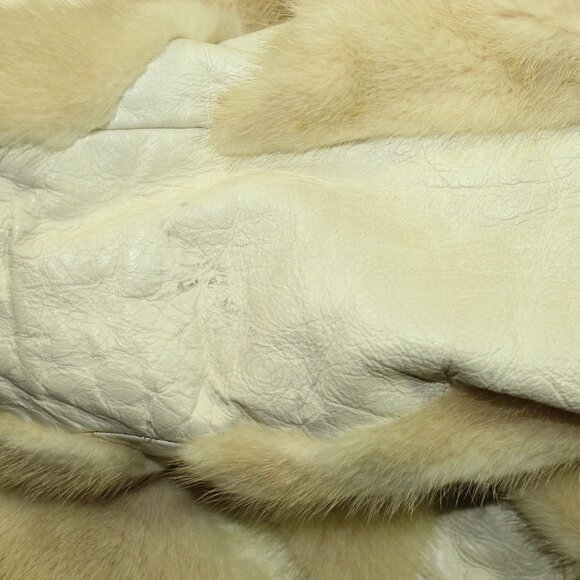 Vintage Women's Willmann's Furriers Cream Leather and Fur Trench Coat - Picture 9 of 9
